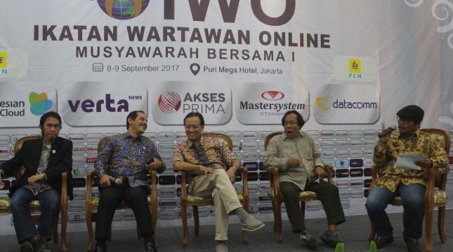 Diskusi pada pembukaan Musyawarah Bersama Ikatan Wartawan Online di Hotel Puri Mega, Jakarta, Jumat (8/9/2017). (Irvan AF/INDUSTRY.co.id)