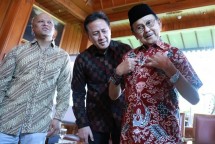 Head of BEKRAF Triawan Munaf Together with BJ Habibie and Ilham Habibie