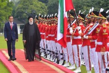President Jokowi and President of the Islamic Republic of Iran Seyyed Ebrahim Raisi conducted an honor guard inspection, Tuesday (23/05/2023), at the Bogor Presidential Palace, West Java. (Photo: Public Relations of Setkab/Agung) 
