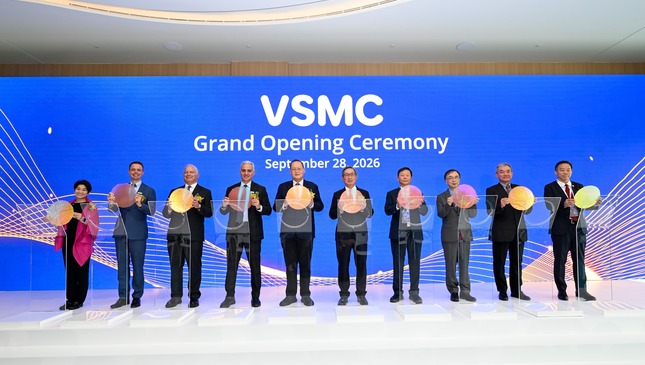 VSMC Celebrates the Grand Opening of Its First 300mm Fab in Singapore