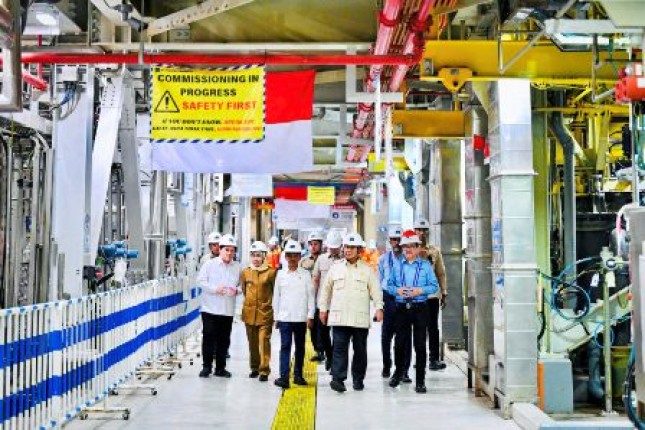 President Prabowo Subianto Inspects Precious Metal Production at PT Freeport Indonesia in E. Java 